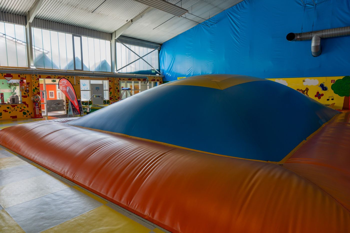 Hüpfberg in der Kid's World Saarlouis