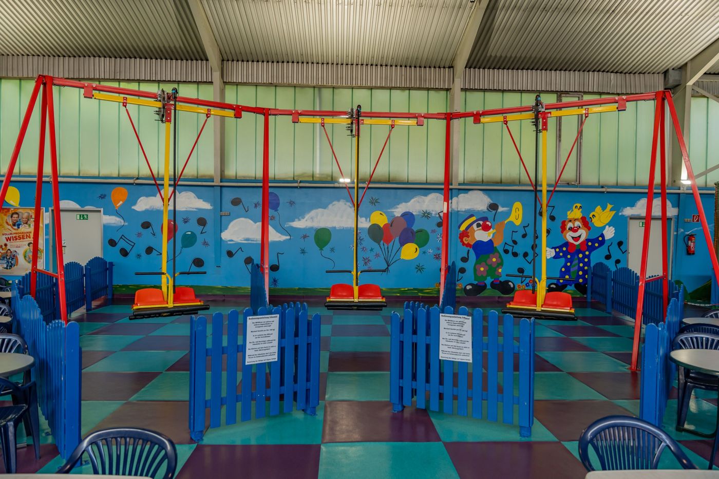 Schaukel-Karussell in der Kid's World Saarlouis