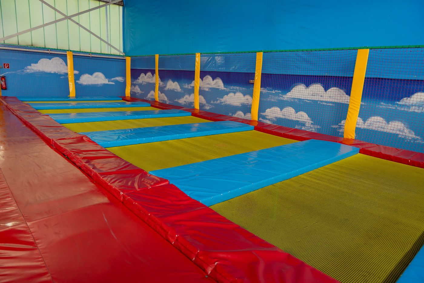 Trampolin-Bahn in der Kid's World Saarlouis